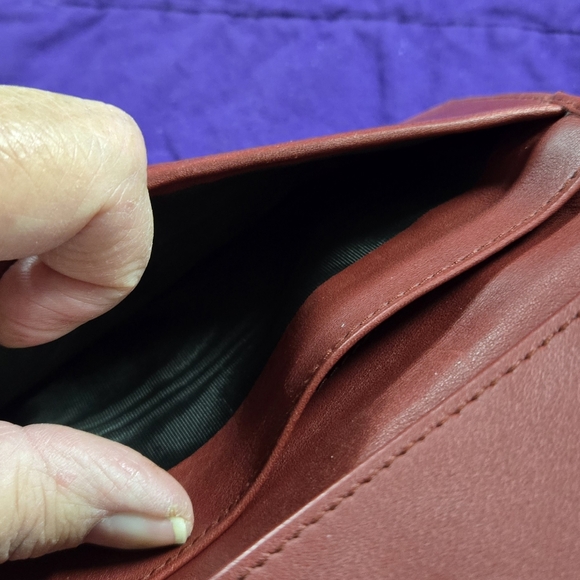 GUCCI BIFOLD LONG WALLET - Picture 11 of 12